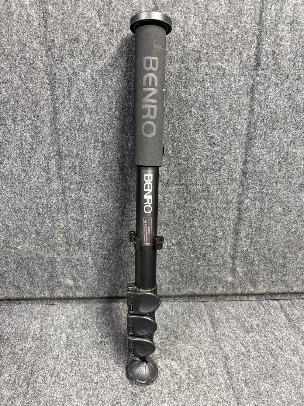Benro A38F Mg-Aluminum MonopodBlack Monopod with Foam Grip